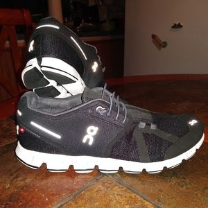 On cloud waterproof runnung shoes